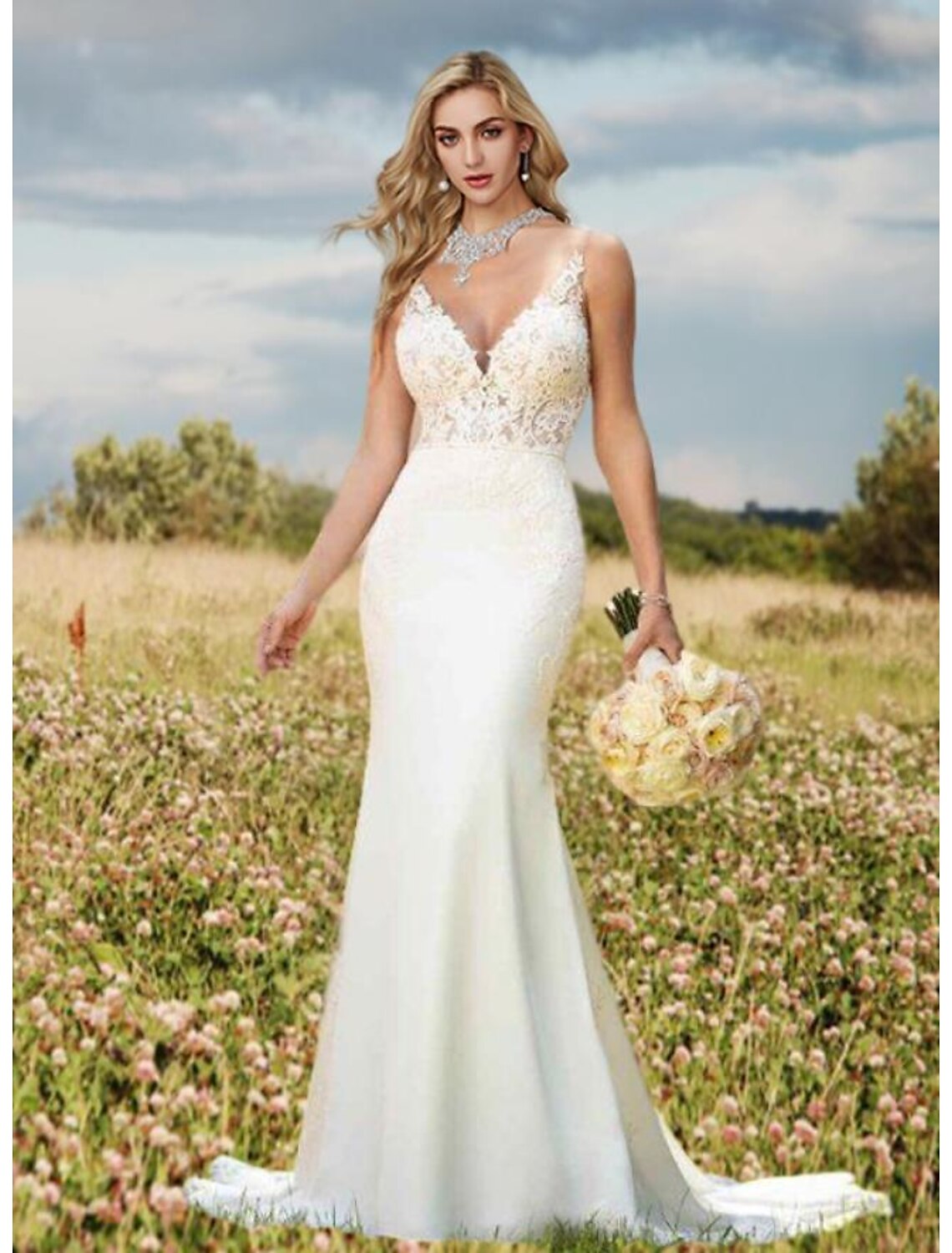 Robe de mariée sexy dos nu, style sirène/trompette, col en V, sans manches, traîne, en dentelle, avec appliques