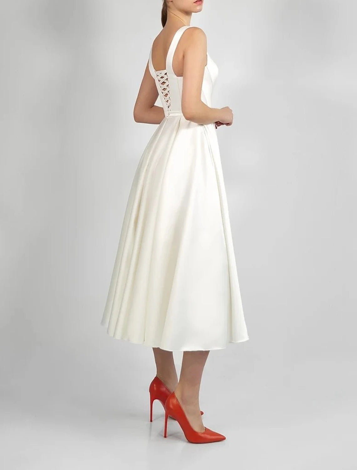Hall Little White Dresses Brautkleider A-Linie Rundhalsausschnitt Ärmellos Tee Länge Satin Brautkleider Mit Falten Einfarbig