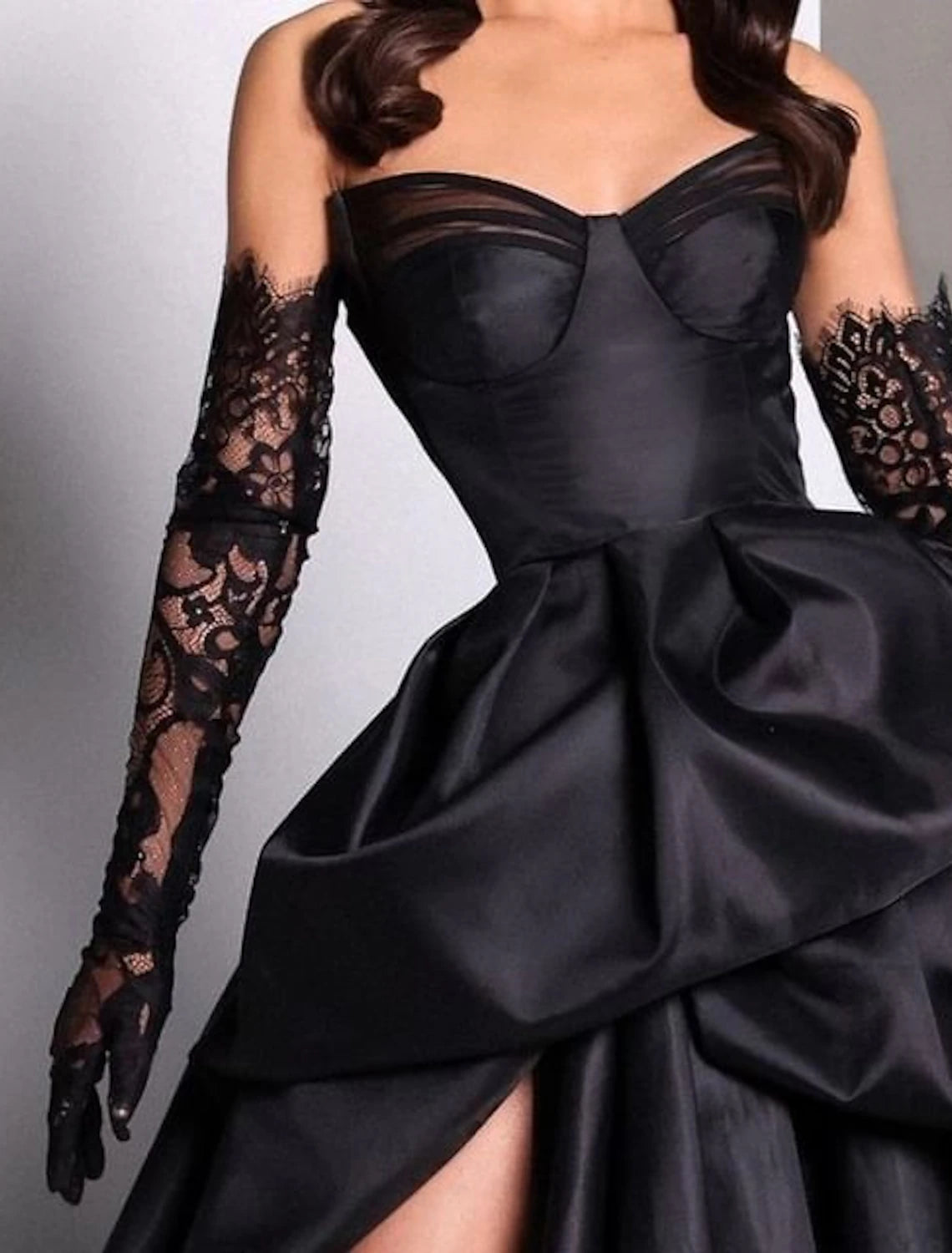 Robe de soirée trapèze noire grande taille, tenue de carnaval, mascarade, traîne, sans manches, sans bretelles, style Mercredi, famille Addams, satin avec fente, couleur pure, bal de promo