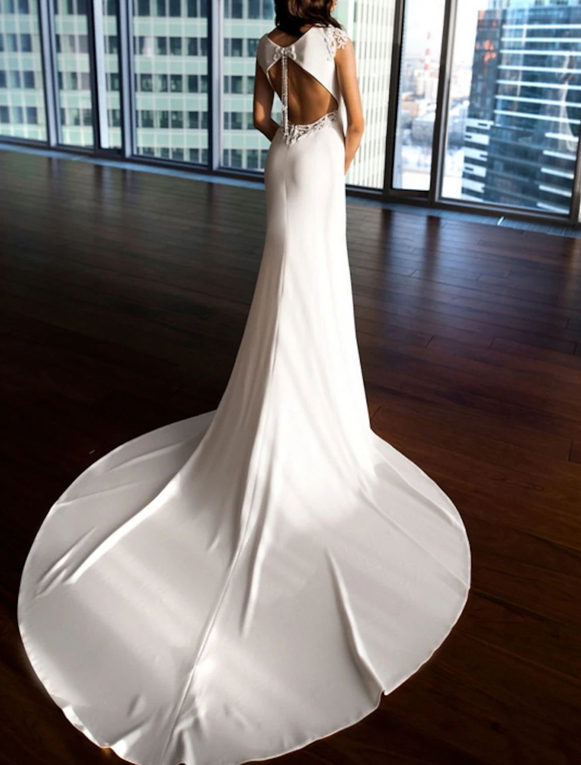 Hall Open Back Casual Brautkleider Etui/Säule Rundhalsausschnitt Flügelärmeln Kapelle Schleppe Stretch-Stoff Brautkleider mit Perlen