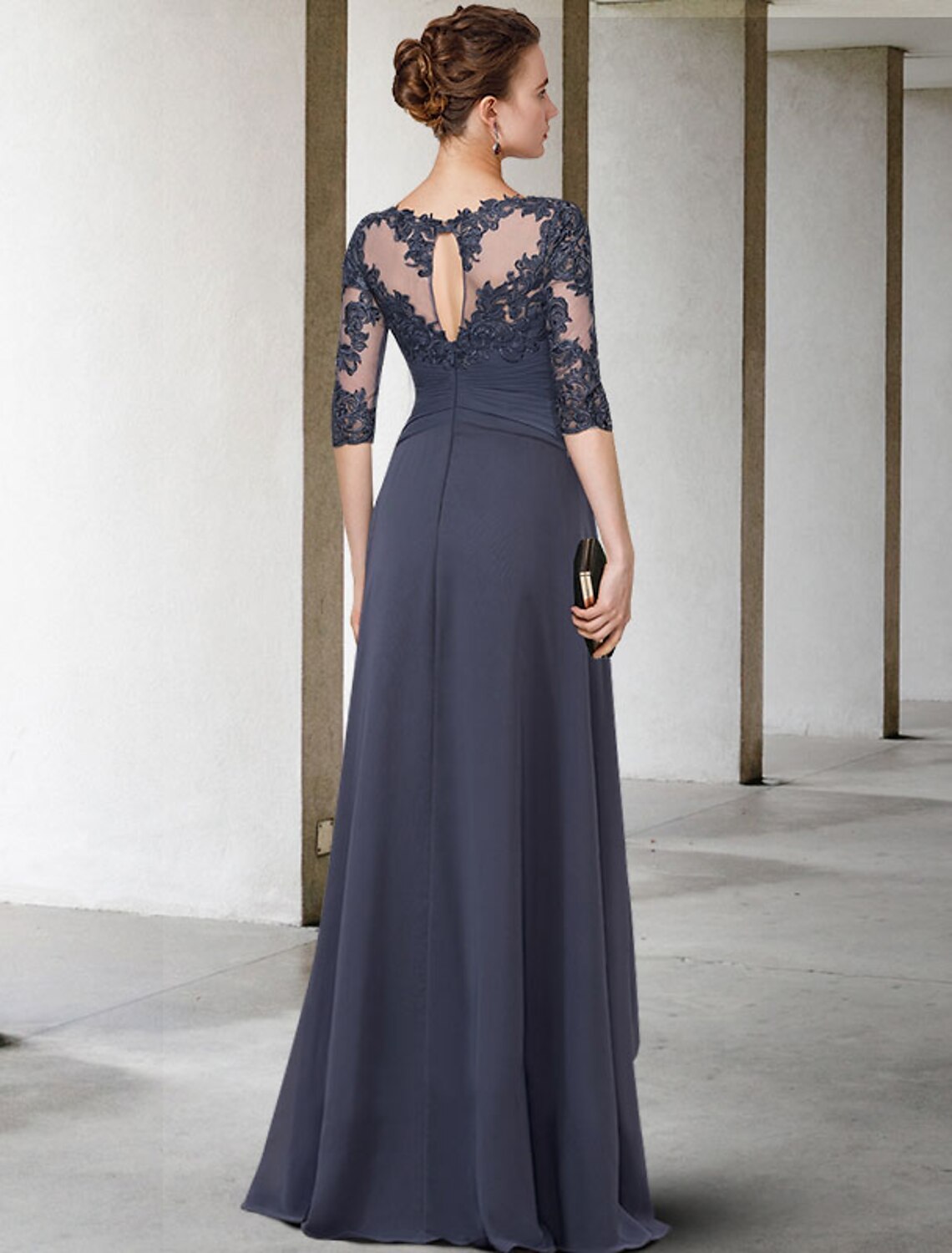 Robe de mère de la mariée trapèze grande taille, élégante, col bijou, longueur au sol, mousseline de soie, dentelle, manches 3/4, avec plis et appliques froncées