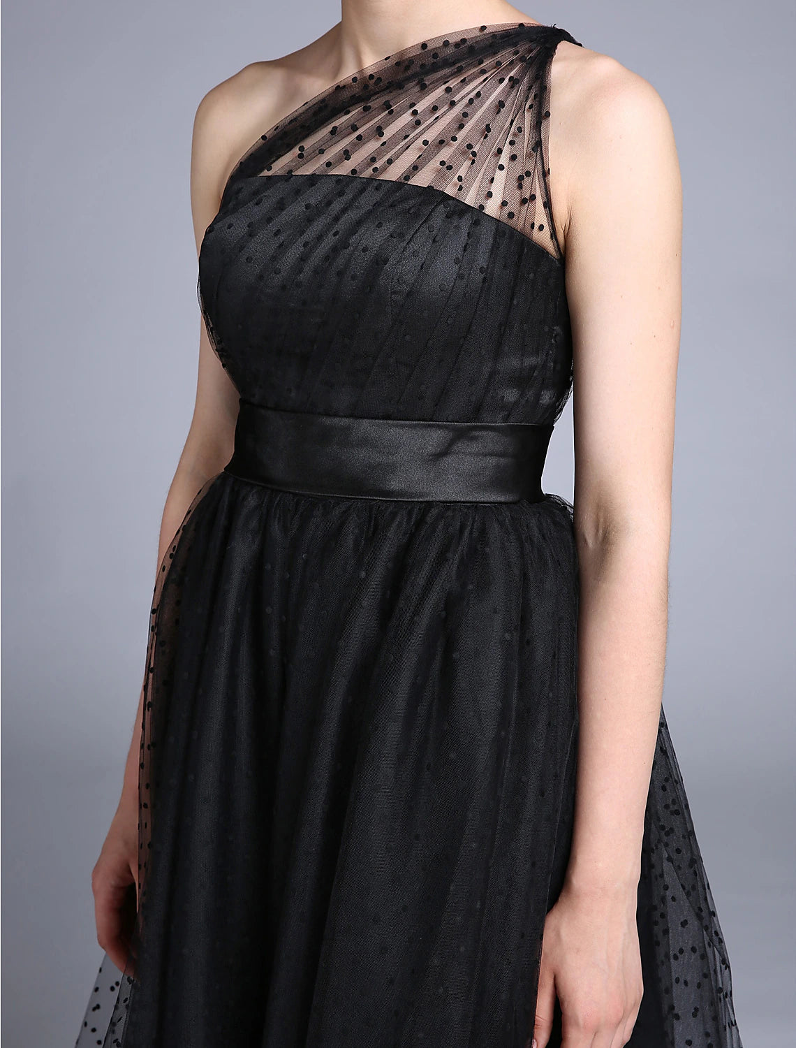 A-Linie Cocktailkleid Schwarz Vintage Kleid Halloween Knöchellang Ärmellos Eine Schulter Wednesday Addams Family Tüll mit Falten Muster/Druck