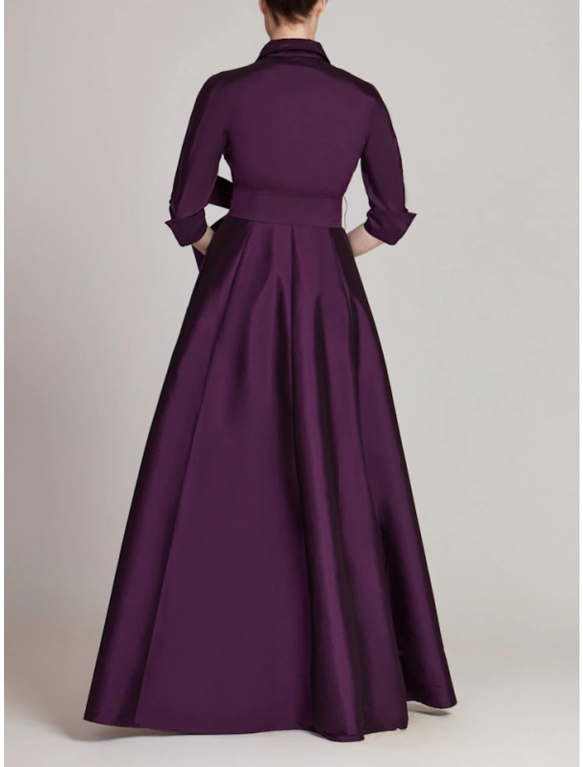 Satin A-Linie Abendkleid Champagner Gold Minimalistisch Schwarz Rot Grün Kleid Formal Herbst Bodenlang Halbarm Hemdkragen mit Schleife(n) Falten