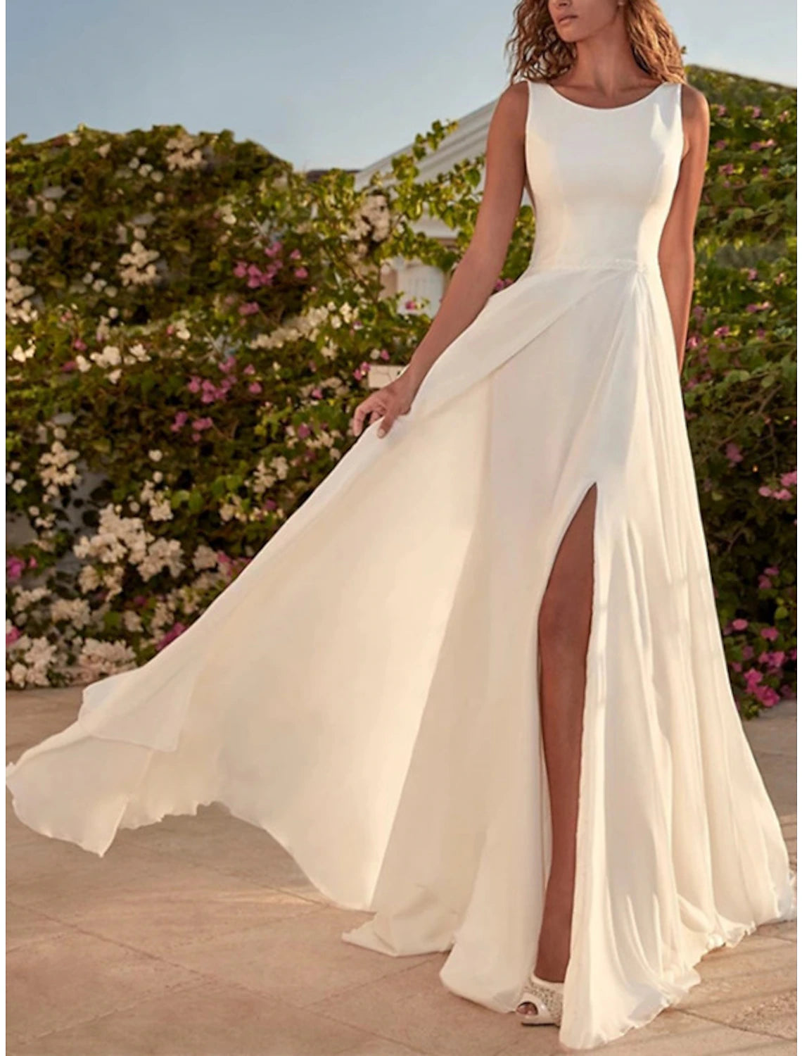 Hall Einfache Brautkleider A-Linie Rundhalsausschnitt Ärmellos Bodenlang Chiffon Brautkleider Mit Schlitz Vorne