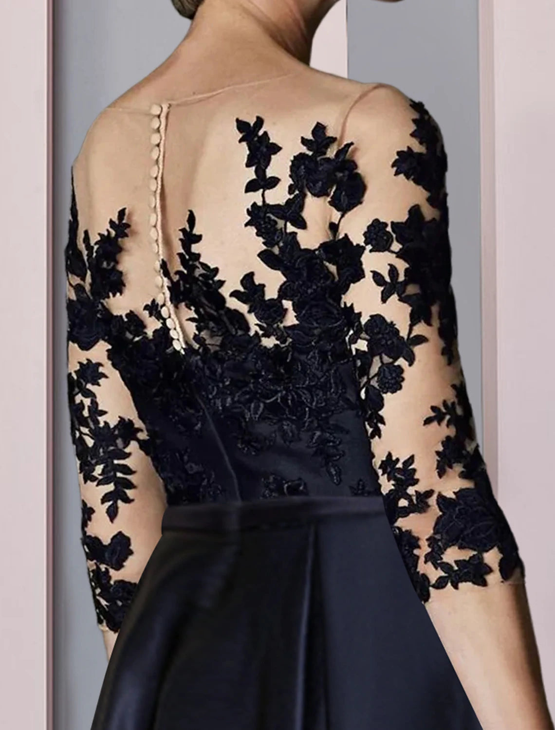 A-Linien-Kleid für die Mutter der Braut, Herbst, Hochzeitsgast, elegant, hoch, tief, U-Ausschnitt, asymmetrisch, knielang, Satinspitze, 3/4-Ärmel mit Faltenapplikationen