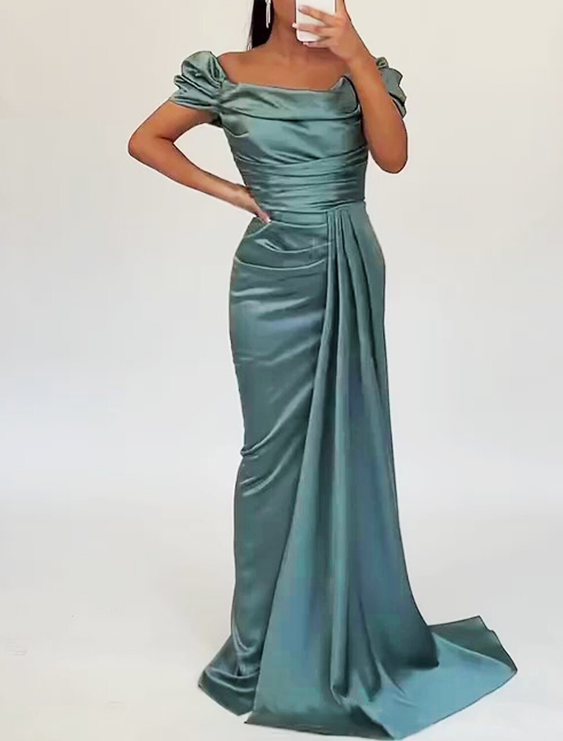 Meerjungfrau/Trompete Abendkleid Elegantes Kleid Hochzeitsgast Black Tie Sweep/Pinsel Schleppe Ärmellos Quadratischer Ausschnitt Satin mit gerüschtem Überrock