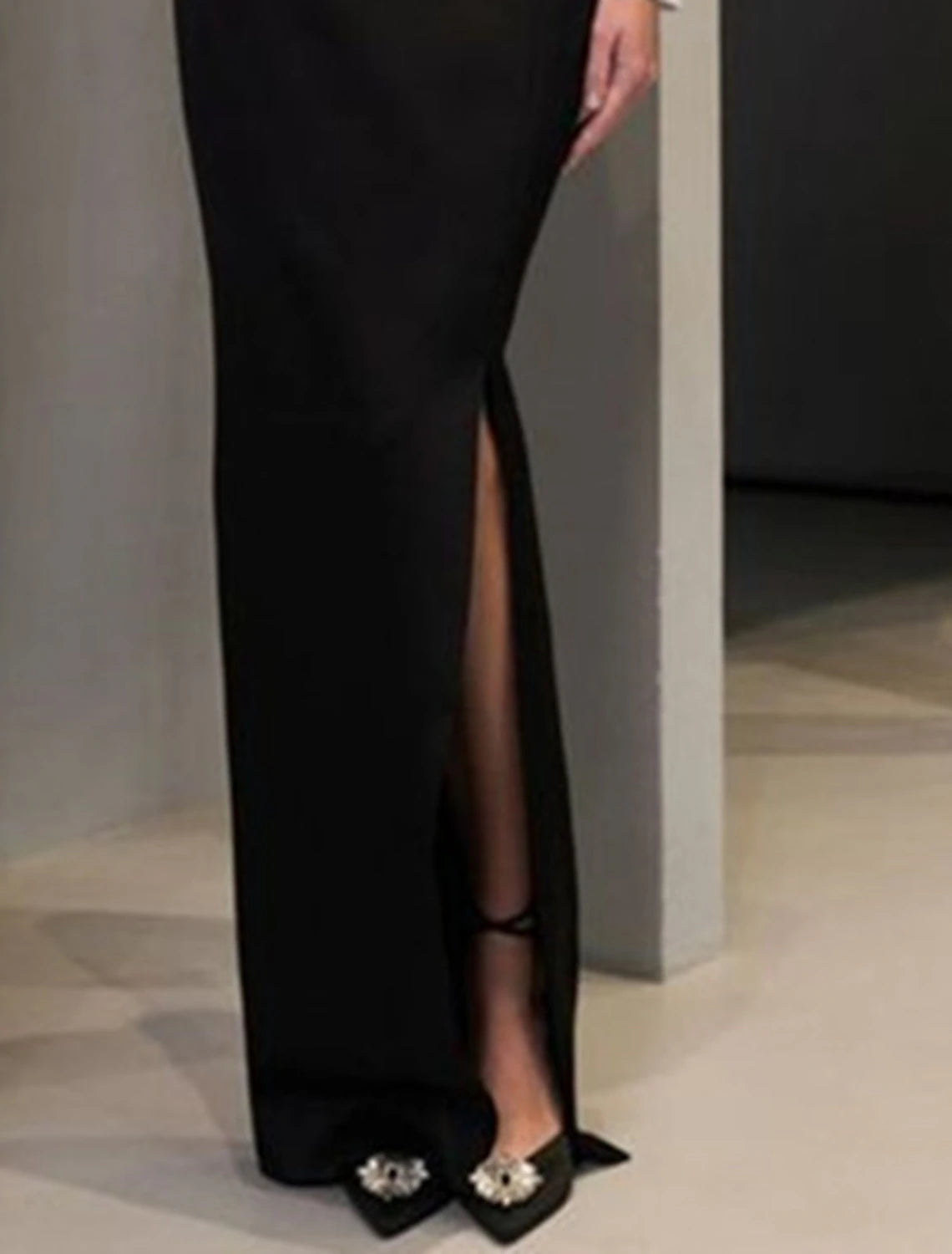 Robe de mère de la mariée sirène/trompette, élégante, décolleté en V, longueur au sol, tissu extensible, manches longues, avec fente sur le devant, couleur unie
