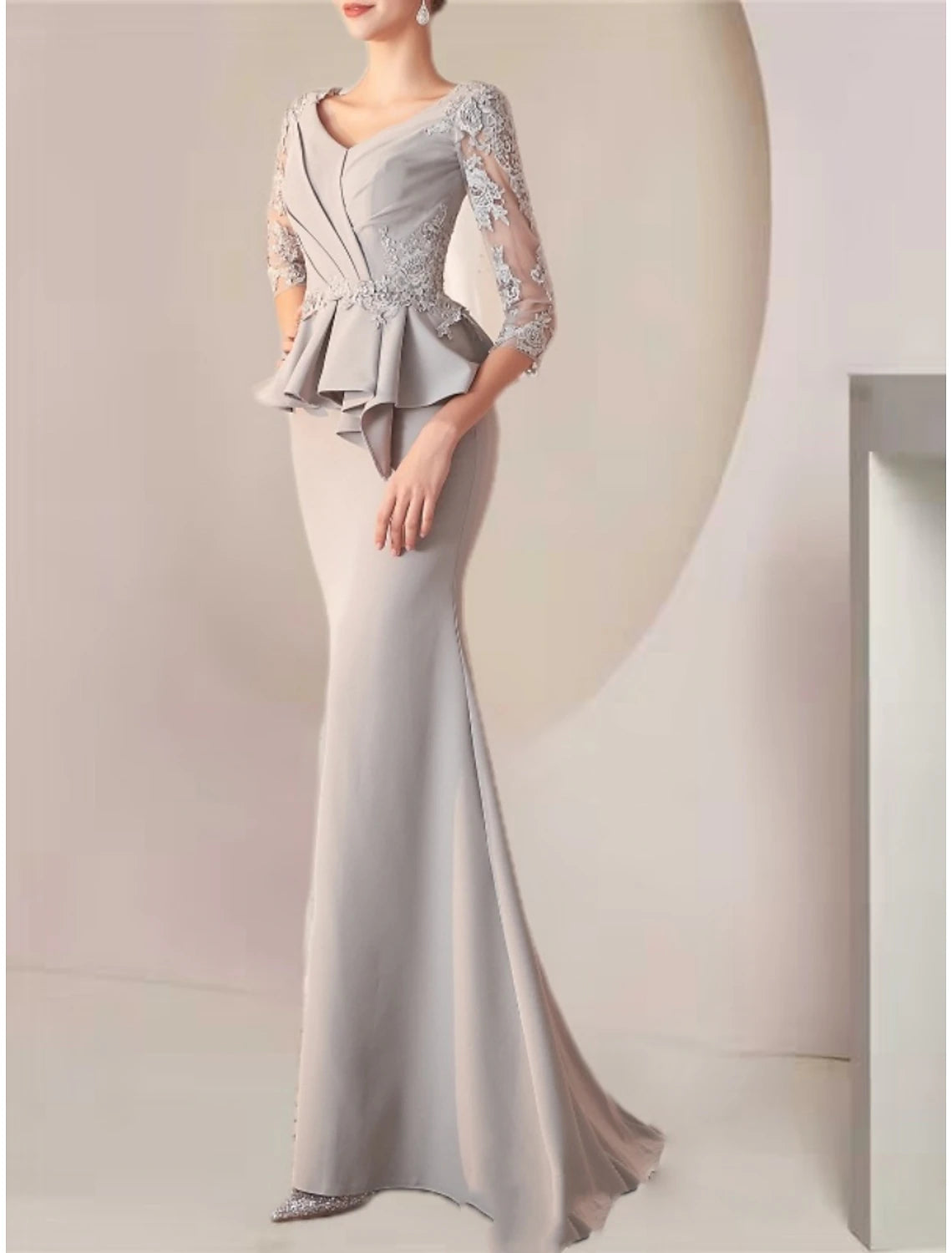Meerjungfrau/Trompete Kleid für die Brautmutter, eleganter V-Ausschnitt, Schleppe/Pinselzug, Stretchstoff, halbe Ärmel mit Spitzenrüschen